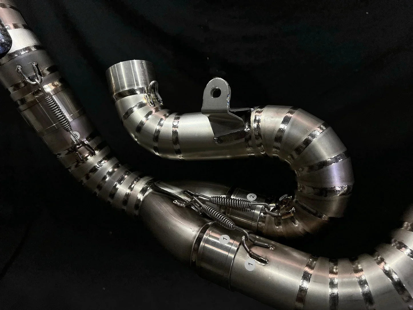 Vandemon  Ducati Panigale & Streetfighter V4 Titanium High Mount 3/4 Slip-On 2022-2024  DUCV4SFTIMUFHMB VA-35