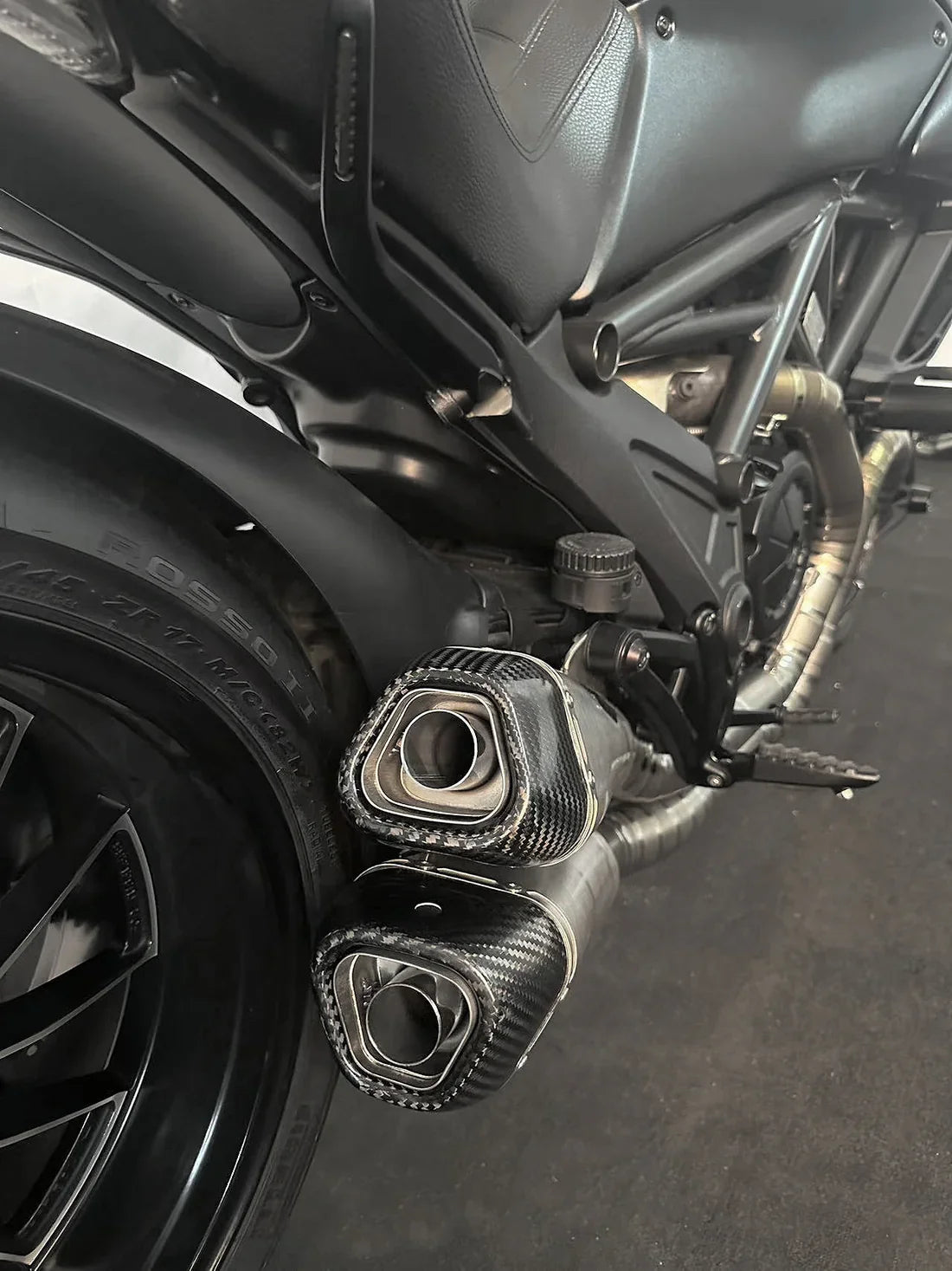 Vandemon Ducati Diavel 1200 Split Pulse Titanium Exhaust System DUCDVLTIBREXHB VA-109