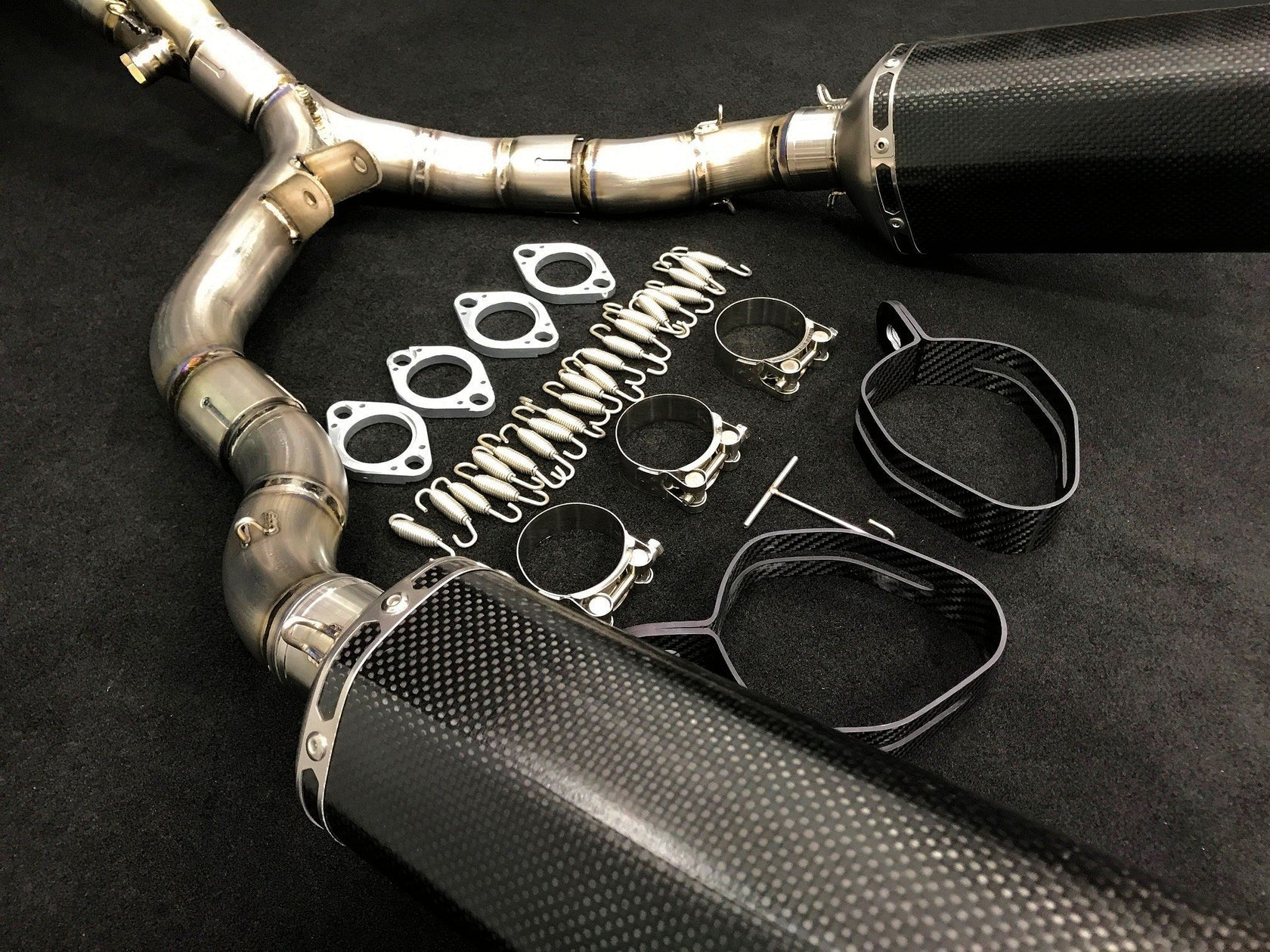Vandemon  Kawasaki Z1000 Vandemon Dual Titanium Exhaust System with Carbon Fibre Mufflers KAWAZ10TIEXHTWINCFA VA-166