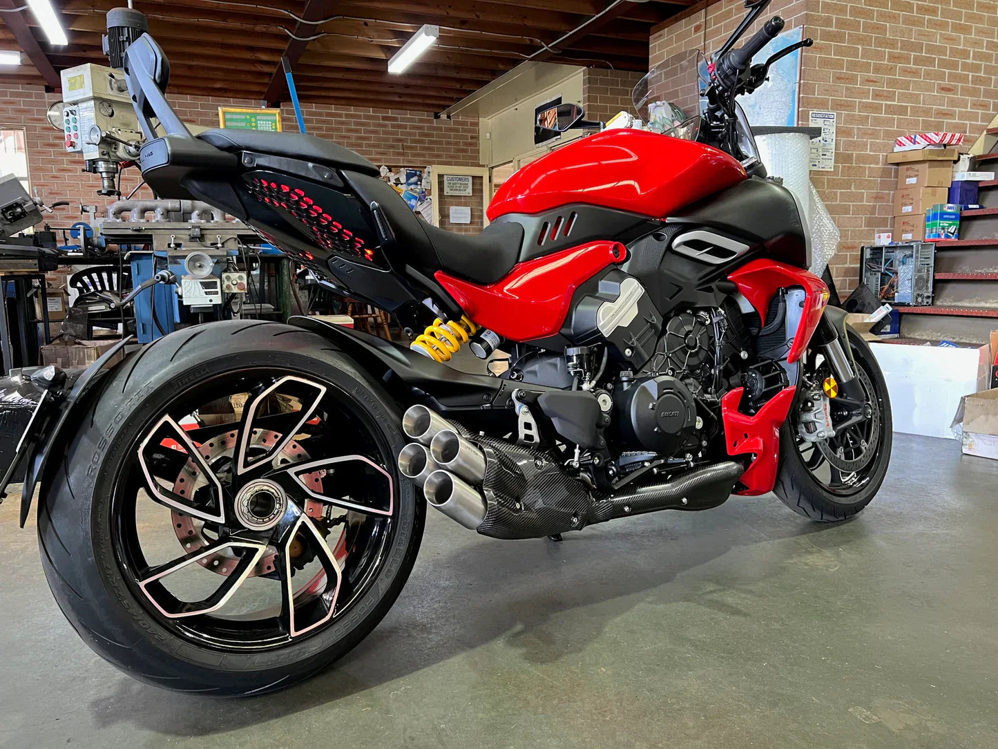 Vandemon  Ducati Diavel V4 Stealth Bimodal Quattro Titanium Exhaust System 2023-2026  DUCDVLV4TIEXHWV VA-32